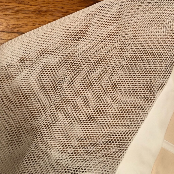 Anina Mesh Zip-Up - Picture 4 of 7